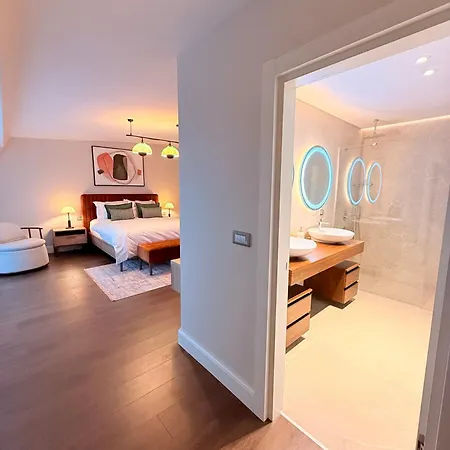 Apartahotel Lagirio Taksim 4*