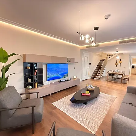 Lagirio Taksim 4*