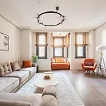 Aparthotel Lagirio Taksim 4*