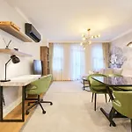 Apart-hotel Lagirio Taksim
