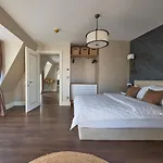 Lagirio Taksim 4*
