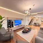 Lagirio Taksim 4*