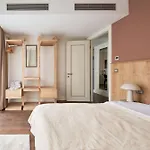 Lagirio Taksim 4*