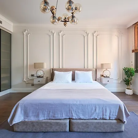 Lagirio Taksim 4*