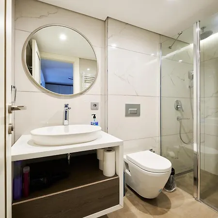 Lagirio Taksim 4*