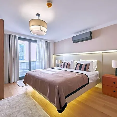 מלון דירות Lagirio Taksim 4*