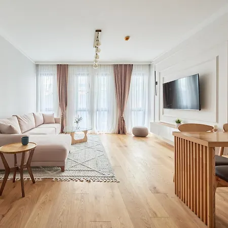 Lagirio Taksim 4*