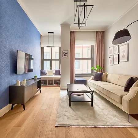 Lagirio Taksim 4*