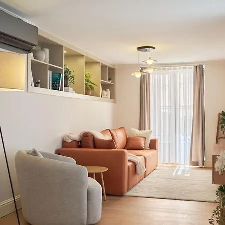 Lagirio Taksim 4*